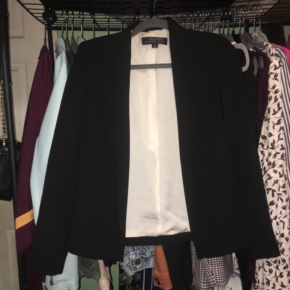 Tahari Blazer - Picture 1 of 3